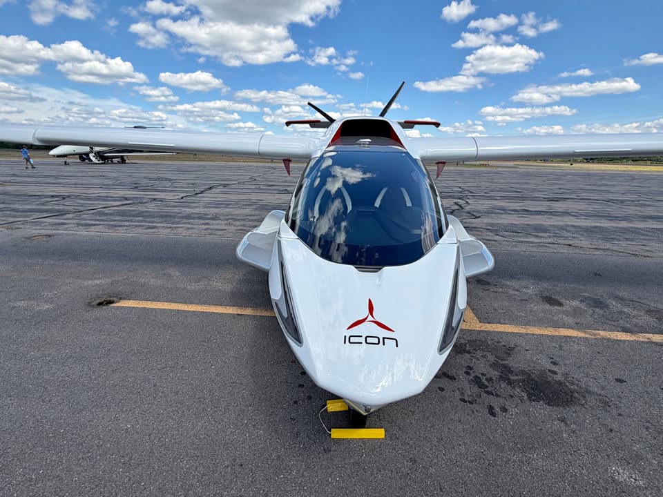 2018 Icon A5, photo 1