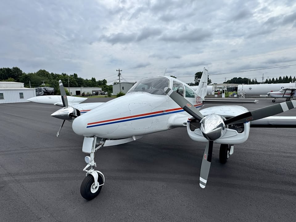 1973 Cessna 310q, photo 1