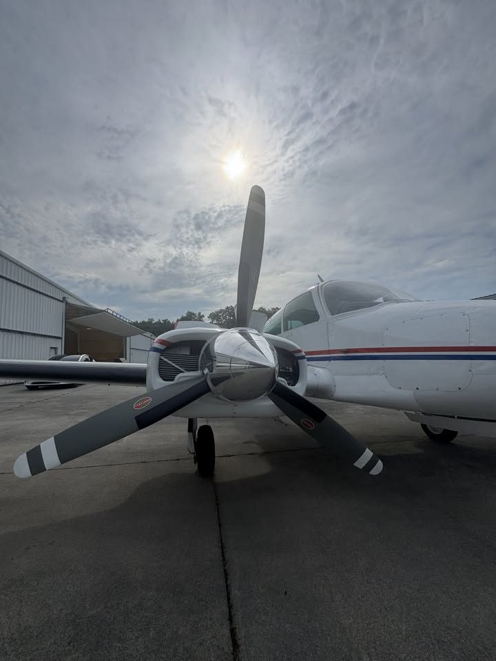 1973 Cessna 310q, photo 11