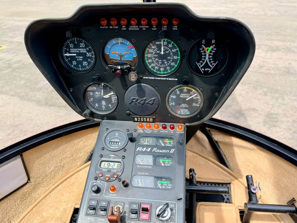 2007 Robinson R44, photo 6