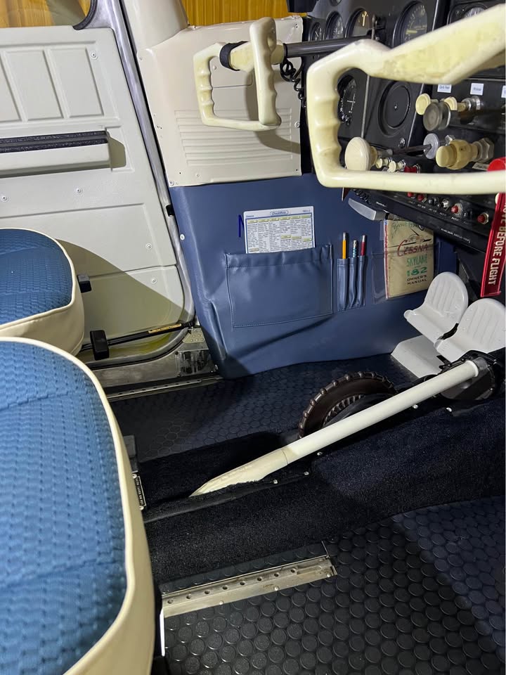 1959 Cessna 182b, photo 13
