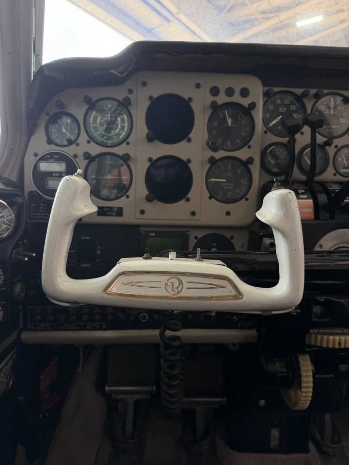 1964 Beechcraft baron B55, photo 10