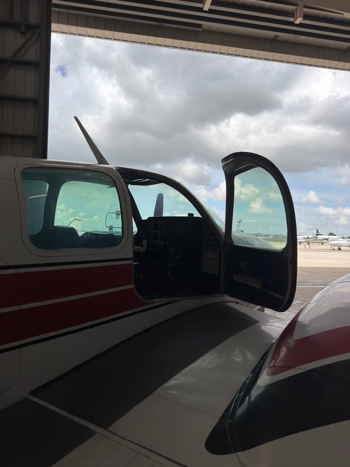 1964 Beechcraft baron B55, photo 6
