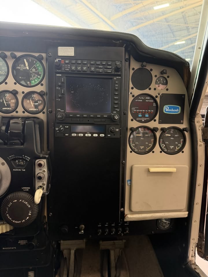 1964 Beechcraft baron B55, photo 12