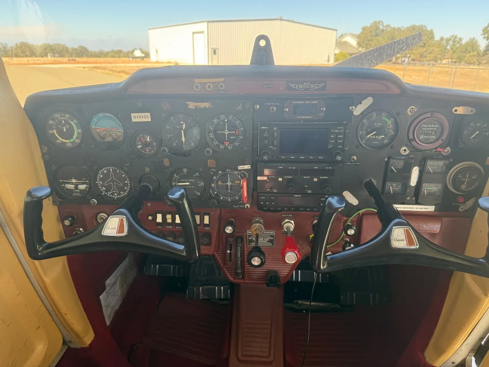 1971 Cessna 150L, photo 2
