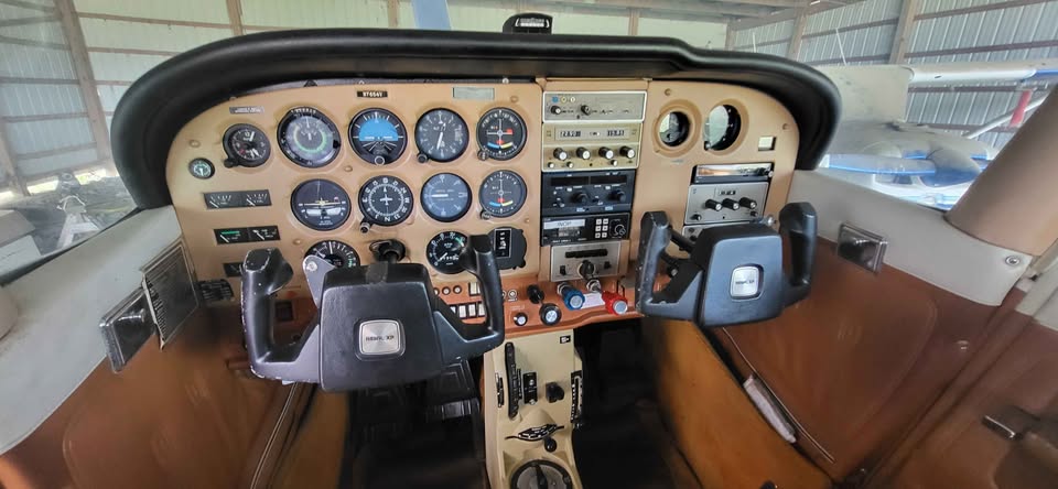 1977 Cessna skyhawk R172 xp, photo 2