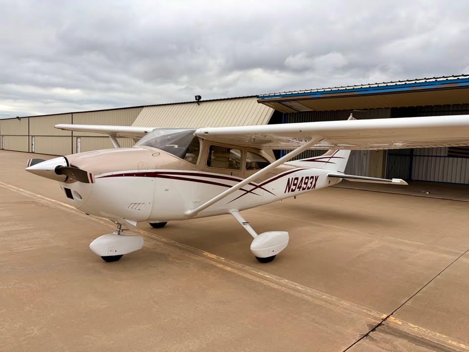1985 Cessna 182R, photo 2