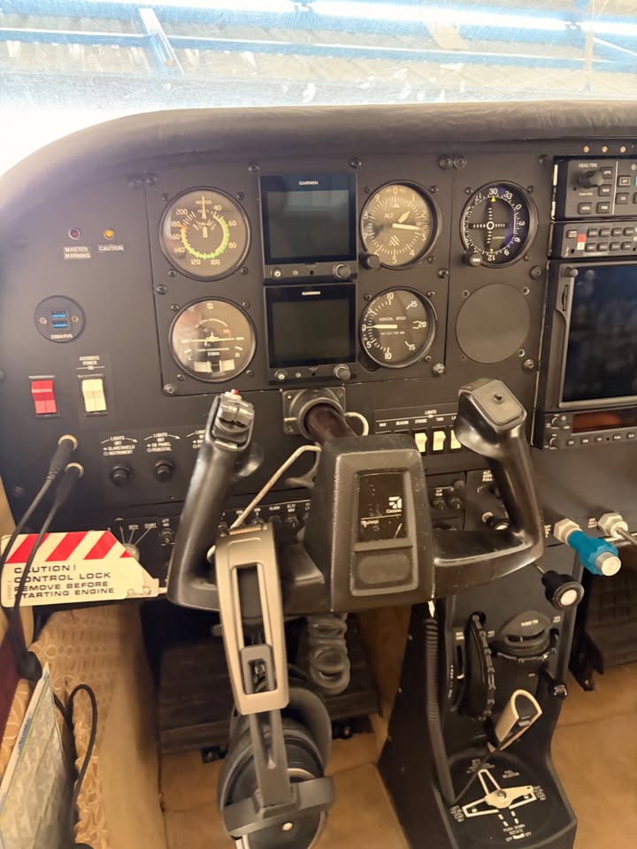 1985 Cessna 182R, photo 15