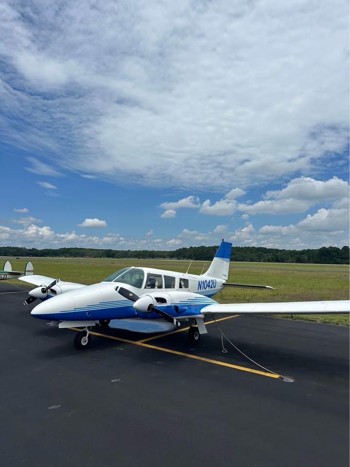 1971 Piper Seneca 1, photo 2
