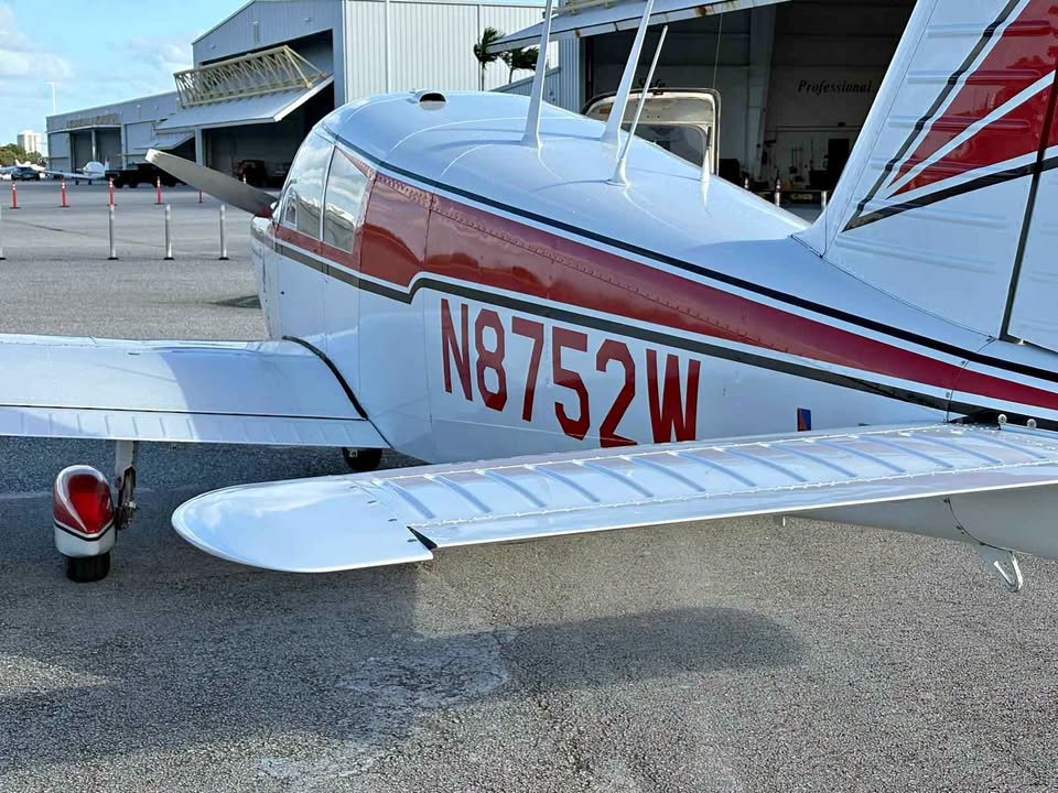 1964 Piper PA 28 - 235 HP Cherokee, photo 1