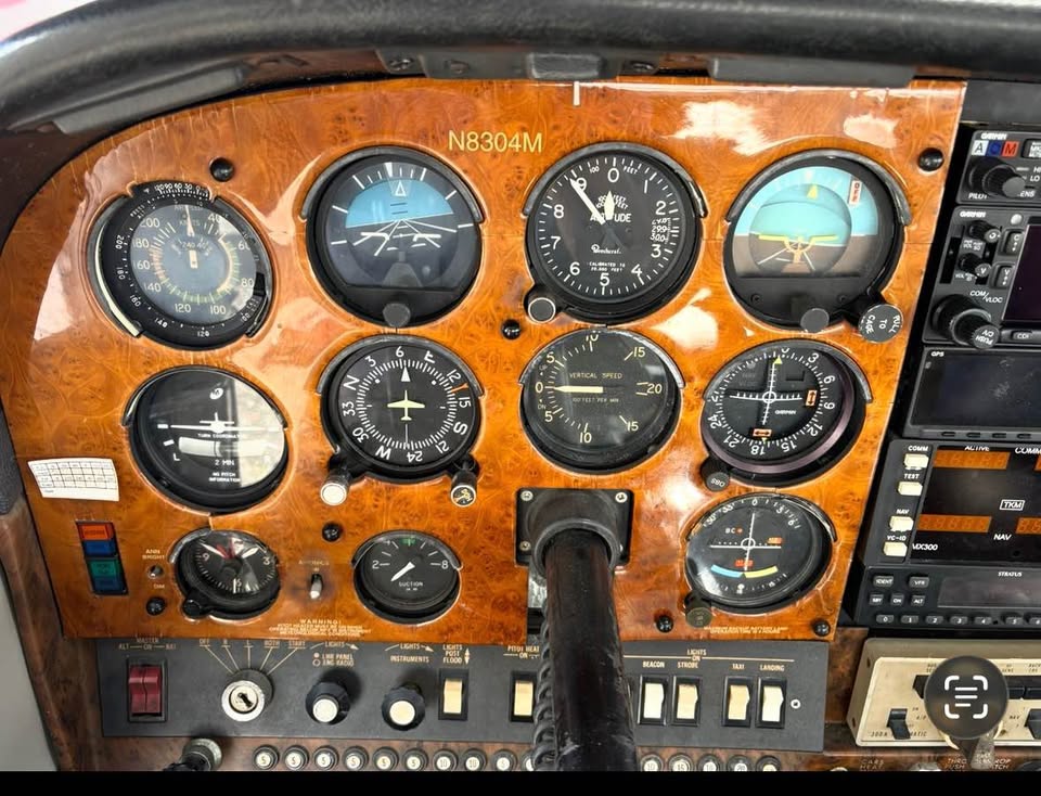 1976 Cessna 182 p, photo 2