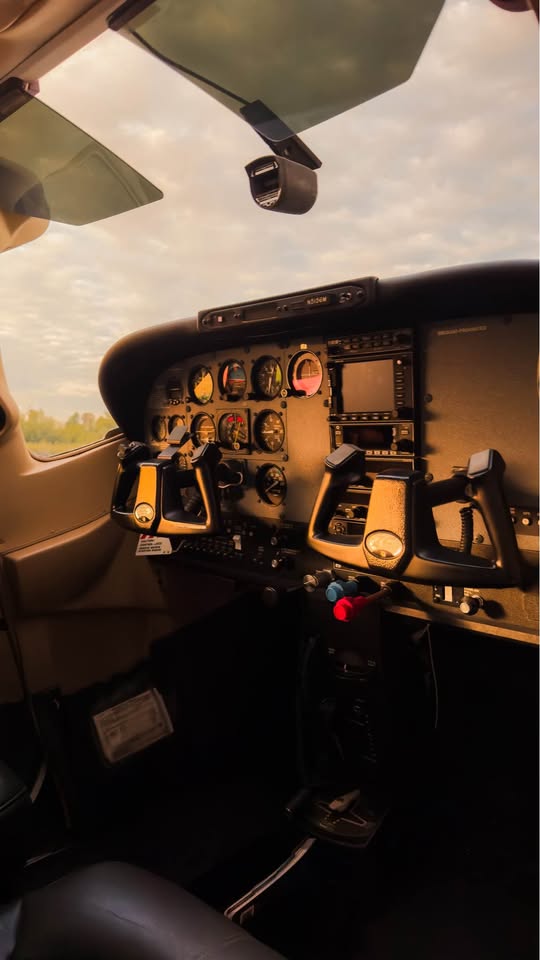 2002 Cessna T182T Skylane, photo 2