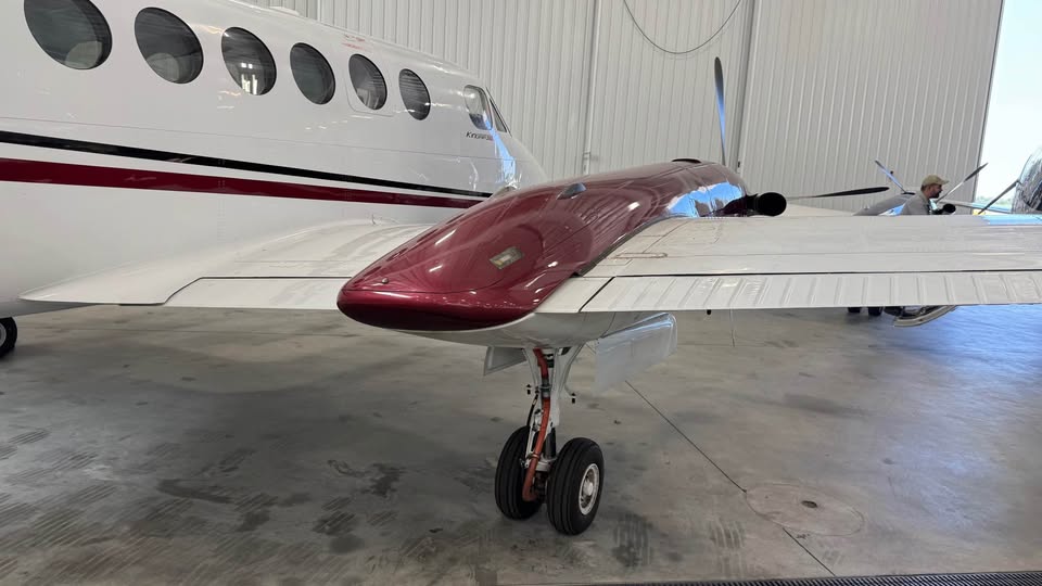 2014 Beechcraft Beech King Air 350i, photo 4