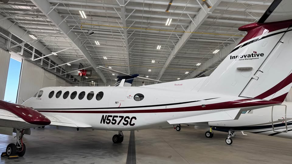2014 Beechcraft Beech King Air 350i, photo 2