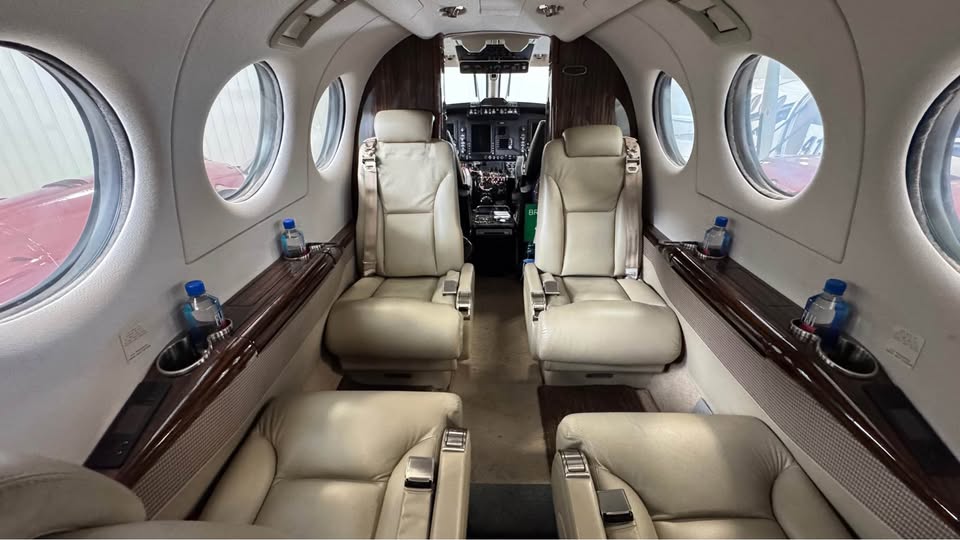 2014 Beechcraft Beech King Air 350i, photo 19