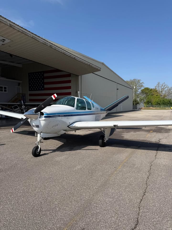 1960 Beechcraft M-35 Bonanza, photo 2