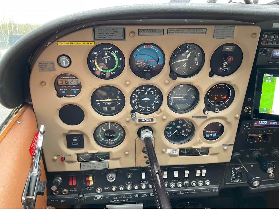 1979 Cessna A185F, photo 7