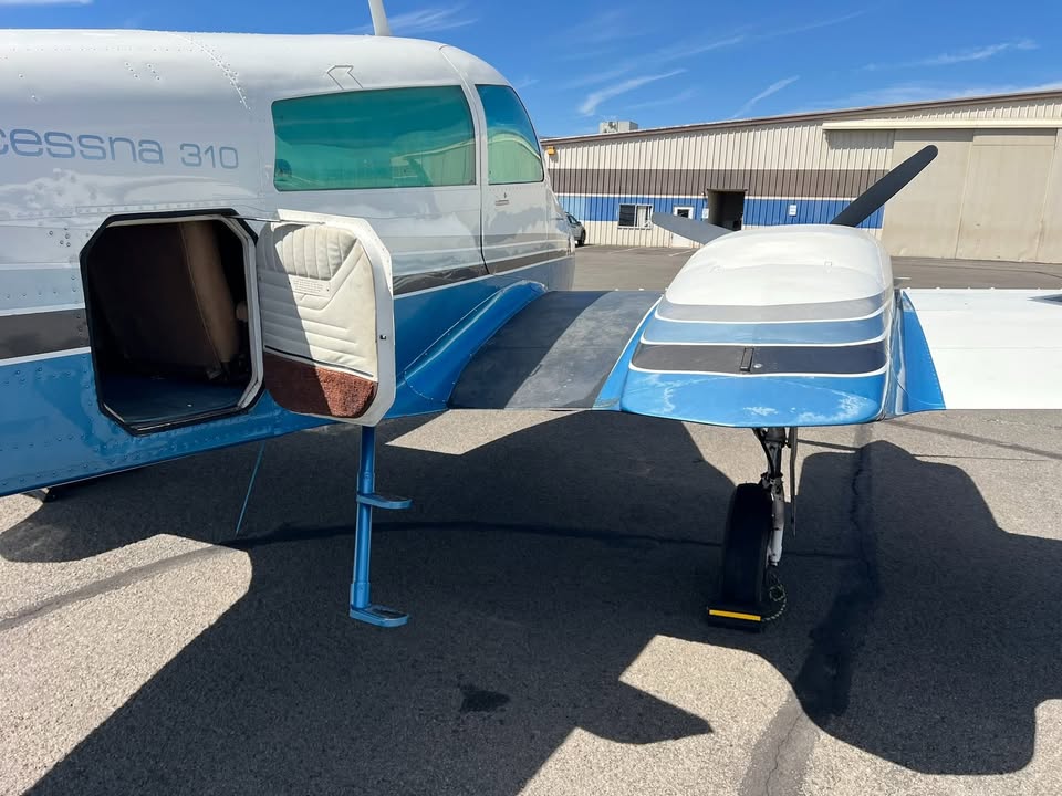1966 Cessna 310k, photo 3