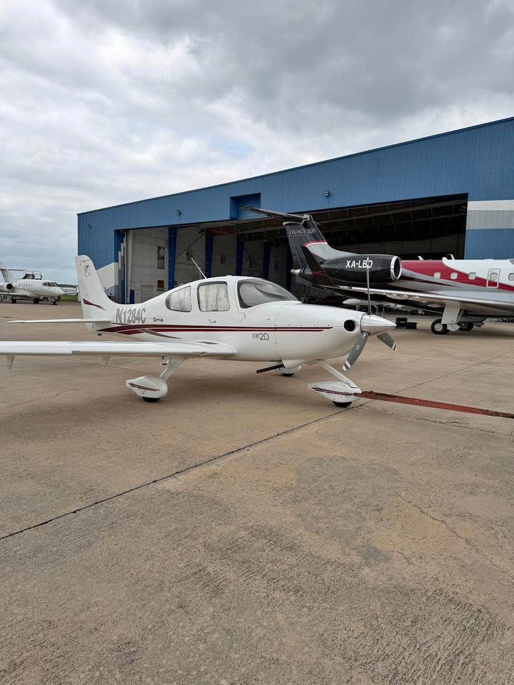 Cirrus SR20, photo 1