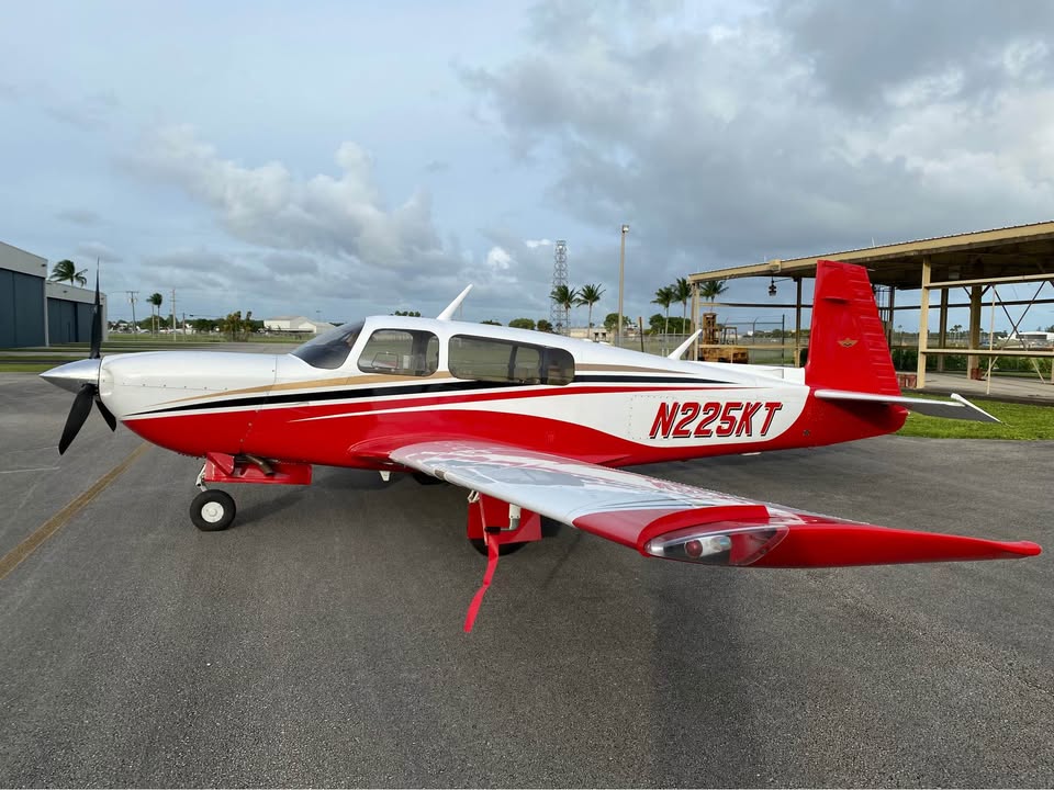 1993 Mooney M20M tls, photo 2
