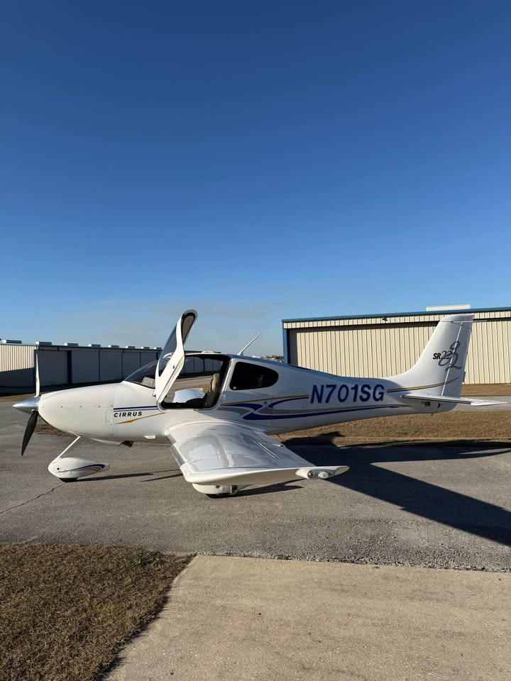 2004 Cirrus SR22, photo 3