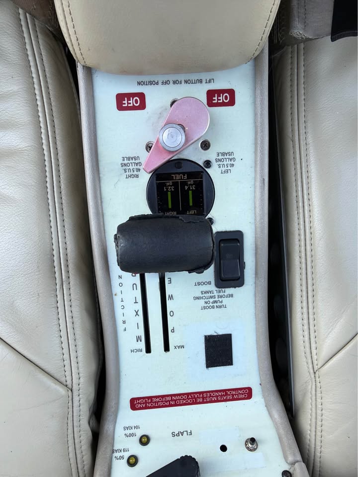 2004 Cirrus SR22, photo 9