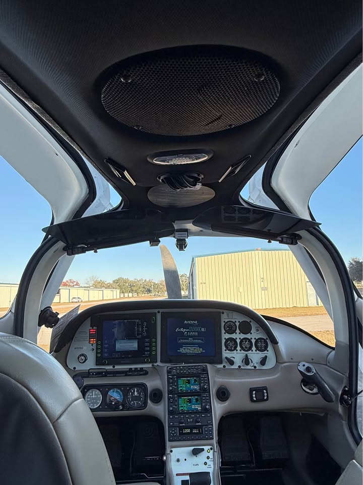 2004 Cirrus SR22, photo 7