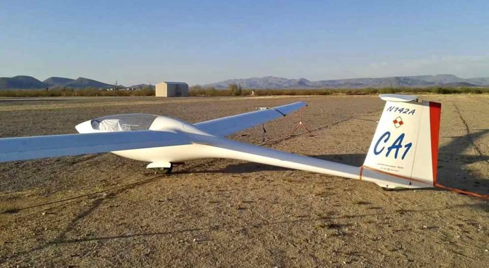 PIK-20D sailplane glider, photo 1