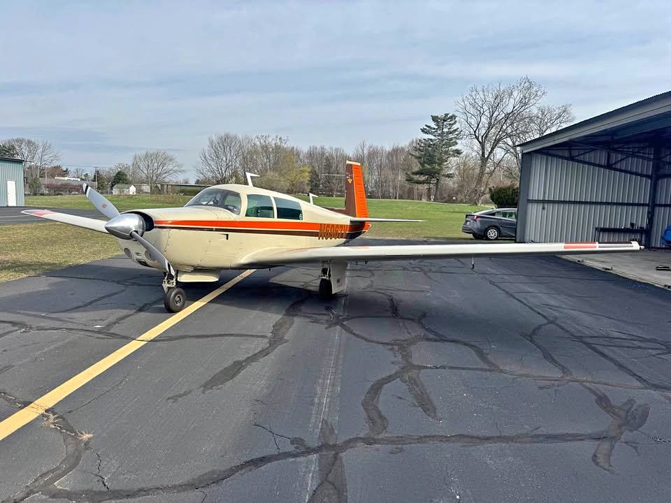1976 Mooney Aircraft M20F executive, photo 1