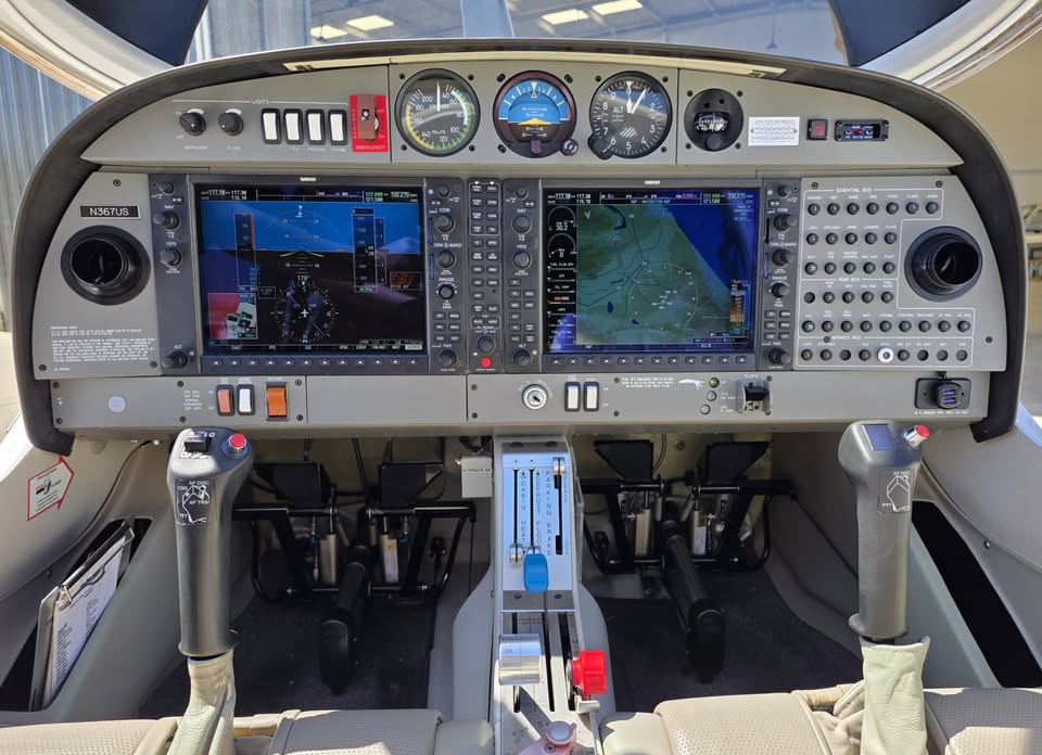 2007 Diamond Aircraft DA40XL, photo 7
