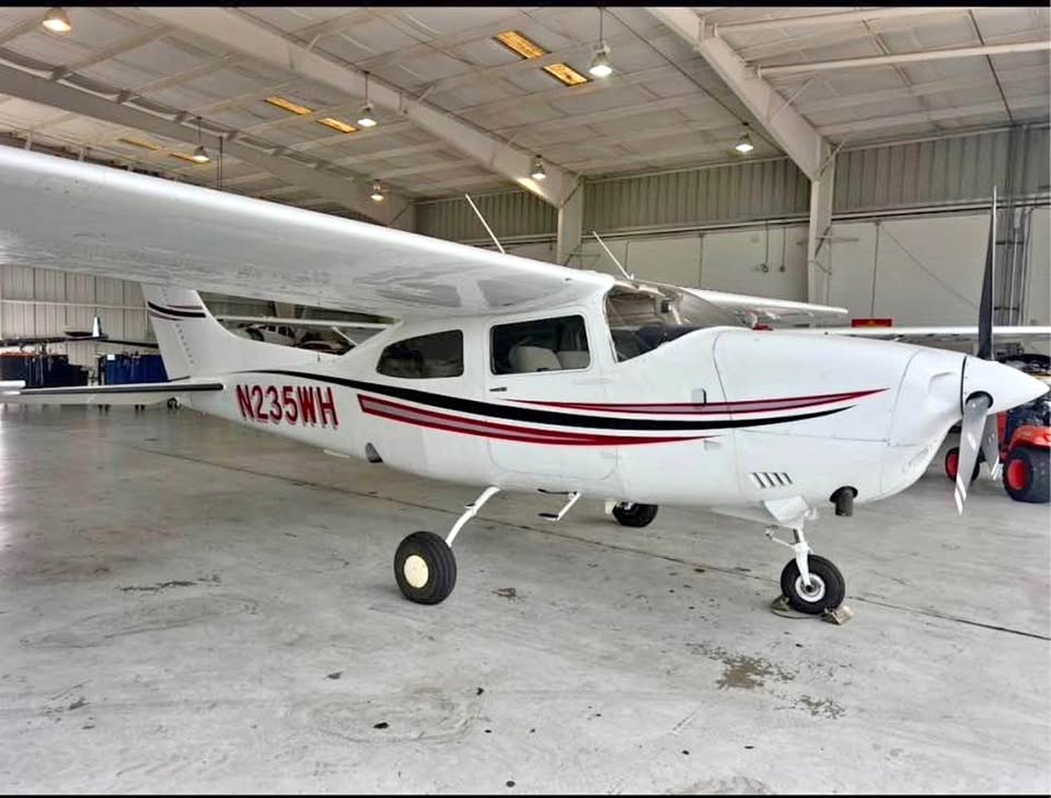 Cessna 210, photo 1