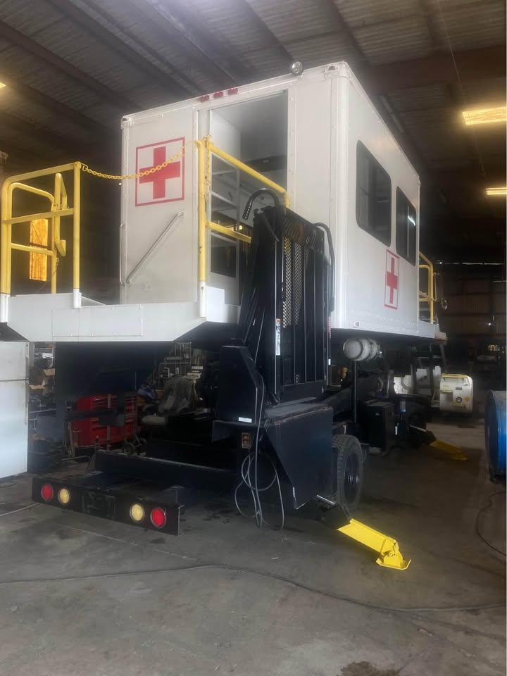 1997 Airport Airplane Ambu-lift 20 Feet High Diesel Cummins Ambulift Wheelchair, photo 3