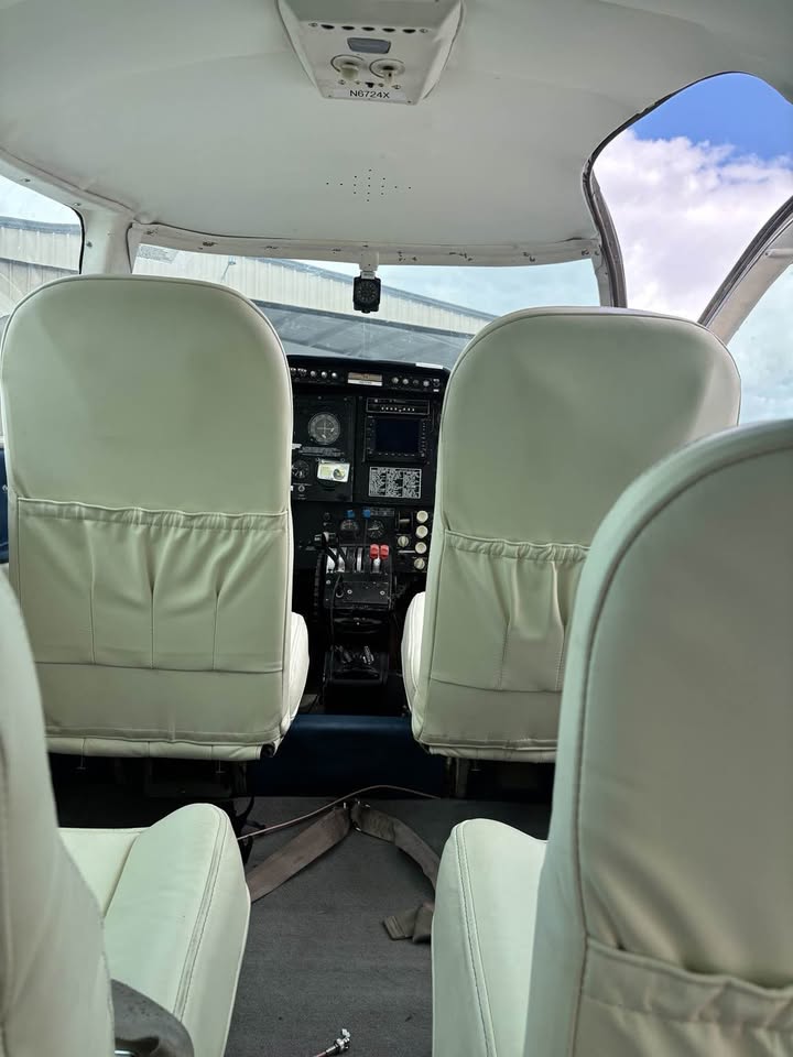 1961 Cessna 310f, photo 16