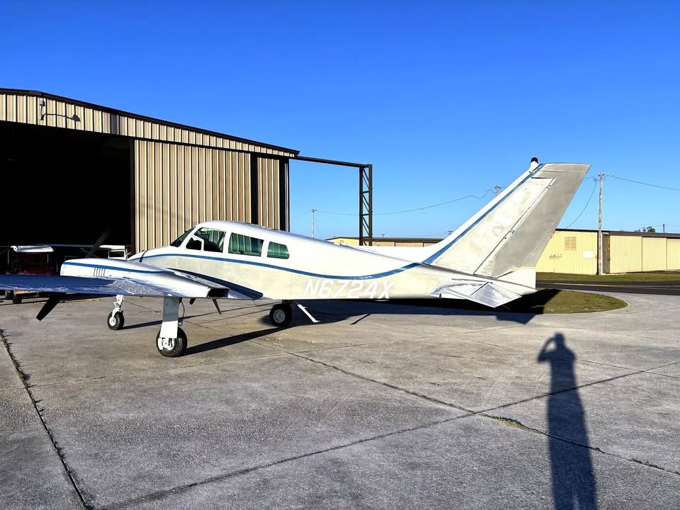 1961 Cessna 310f, photo 4