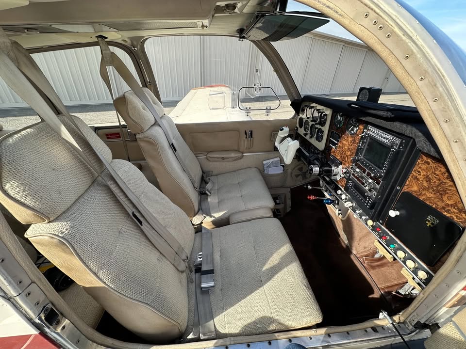 1967 Beechcraft V35 Bonanza, photo 6