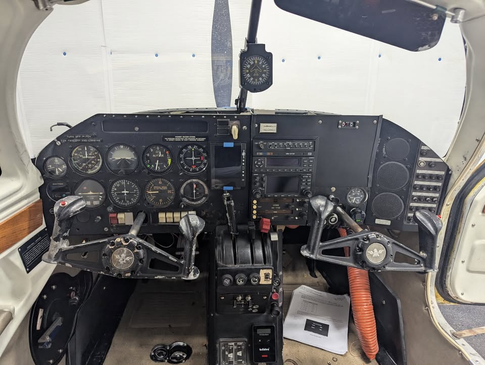 1975 Mooney M20F, photo 10