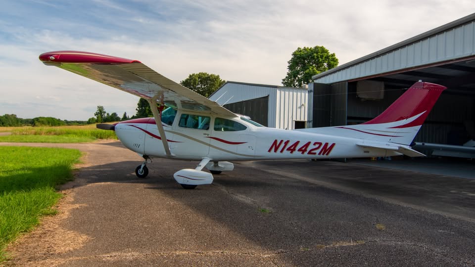 1975 Cessna 182p, photo 2