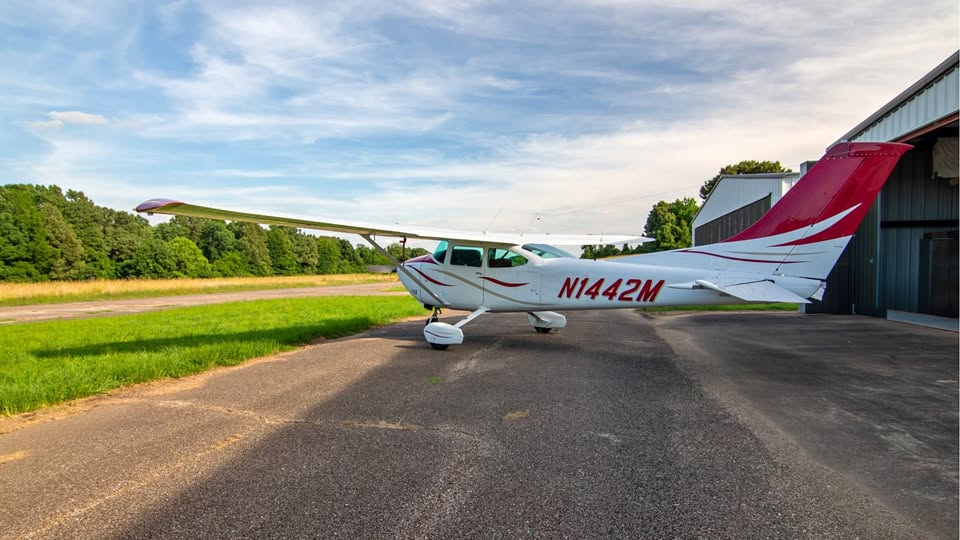 1975 Cessna 182p, photo 1