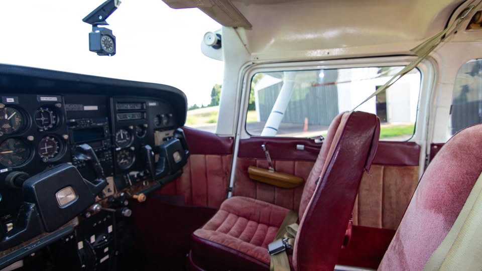 1975 Cessna 182p, photo 12