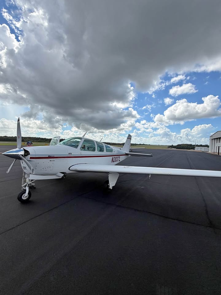 1978 Beechcraft bonaza F33A, photo 1