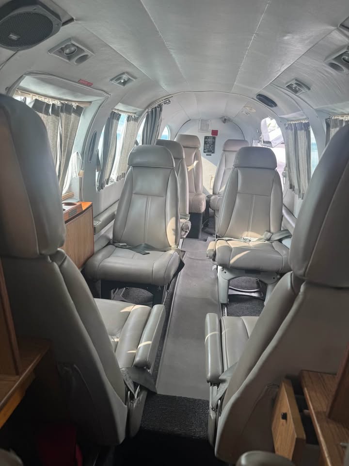 Airplane PiPer Navajo chieftain, photo 3