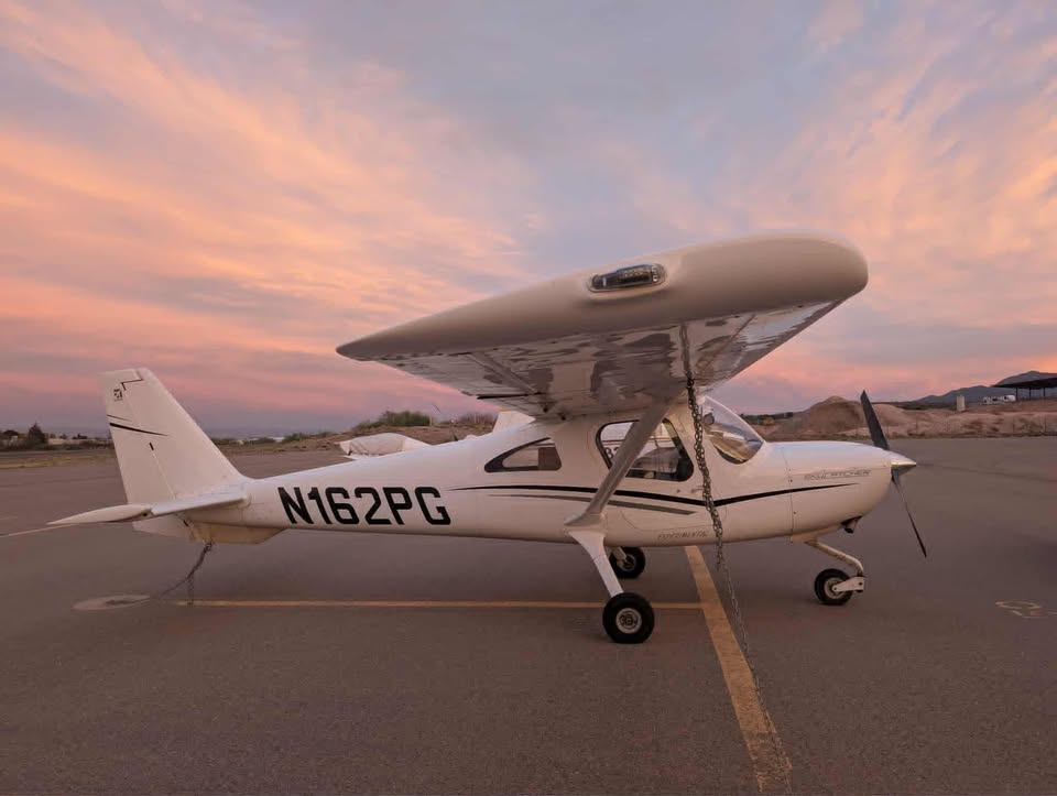 2011 Cessna 162 Skycatcher, photo 2