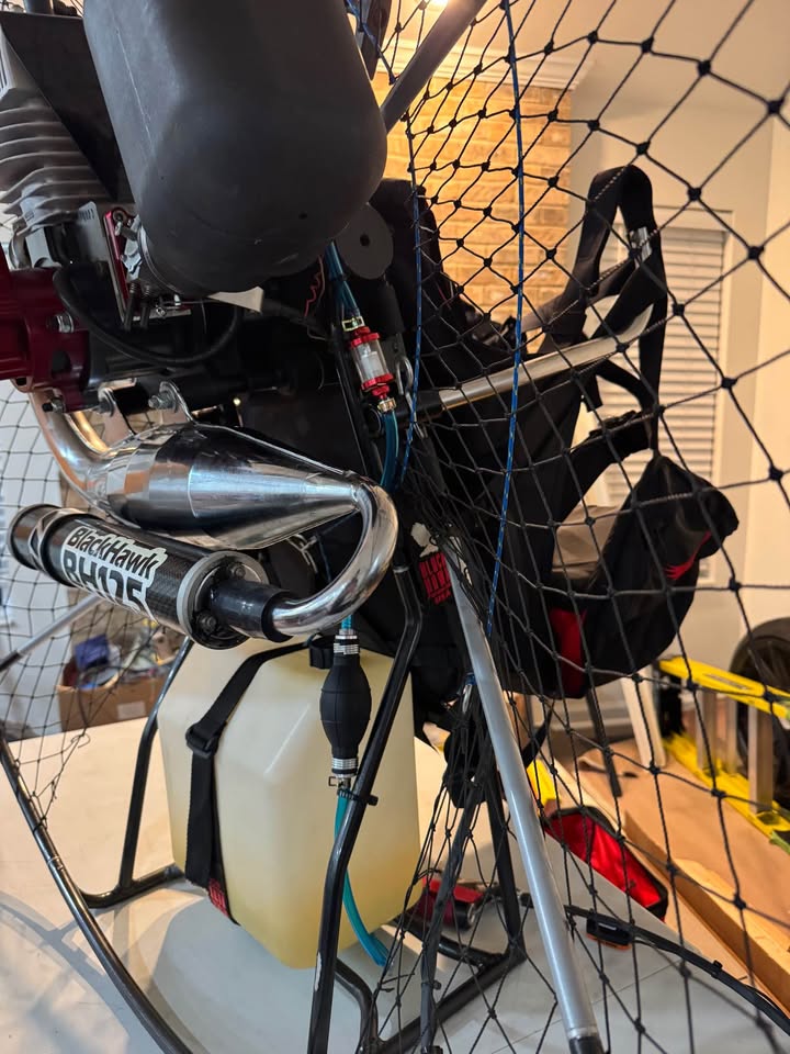 Paratoys Blackhawk 125 Paramotor With Wing, photo 3