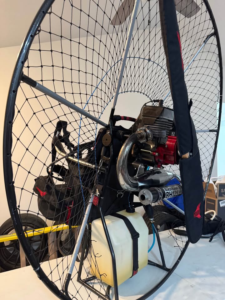 Paratoys Blackhawk 125 Paramotor With Wing, photo 9