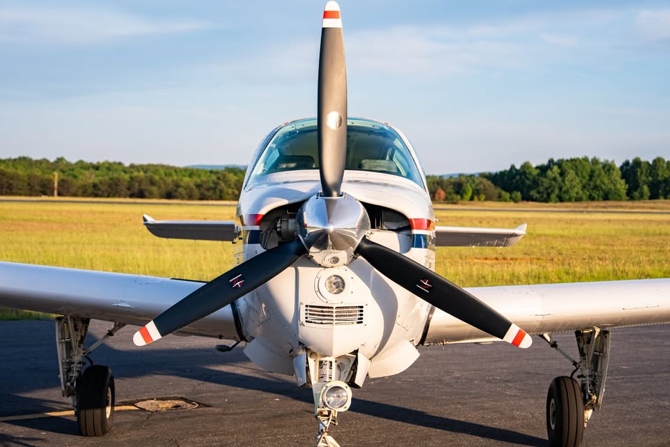 1988 Beechcraft F33A, photo 10