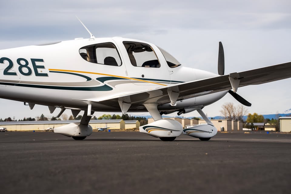 2005 Cirrus SR22-G2, photo 3