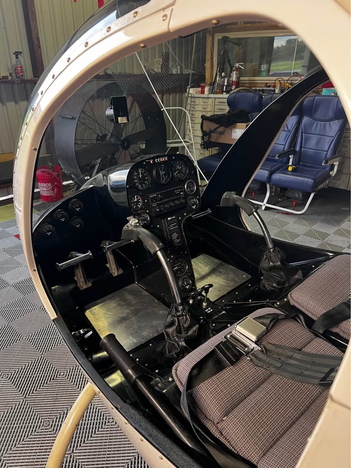 Rotorway 162F Helicopter, photo 5