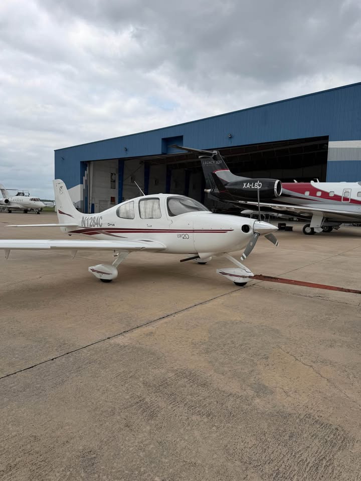 Cirrus Design Sr20 2003, photo 8