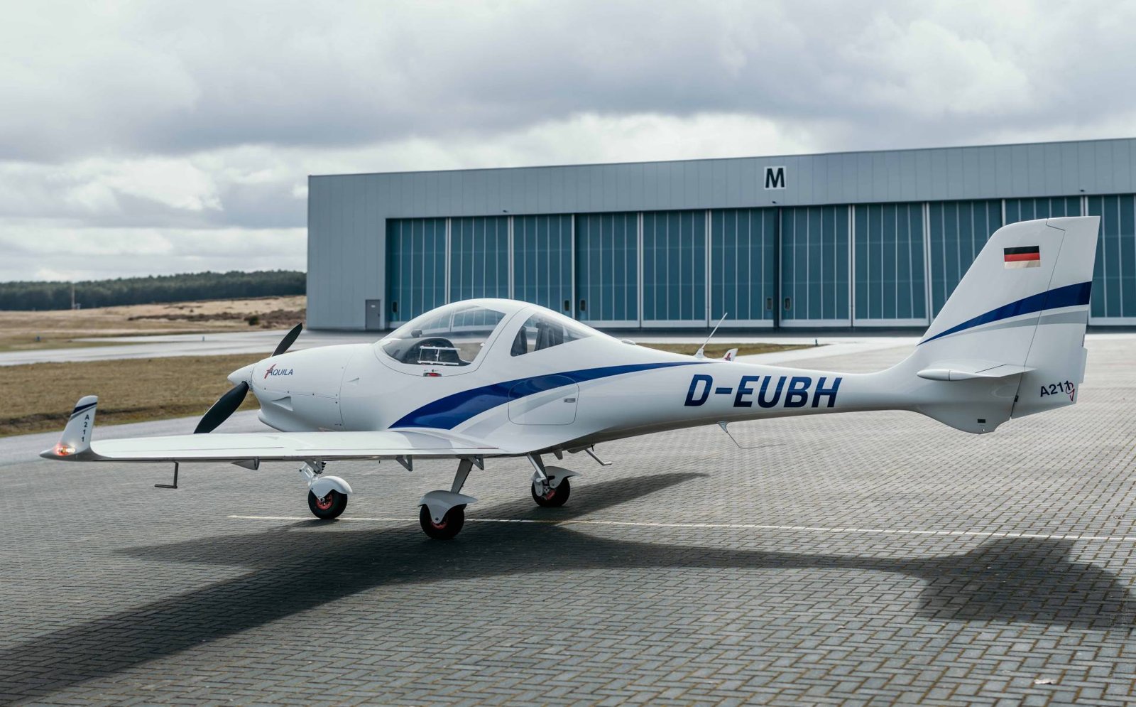 2017 Aquila A-211 G Nvfr G500, photo 3