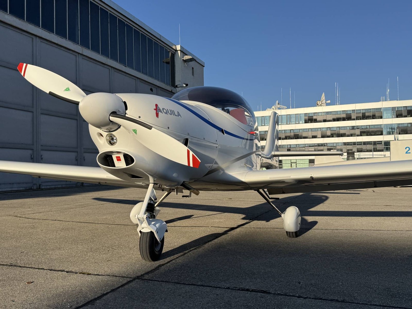 2002 Aquila A-210, photo 4